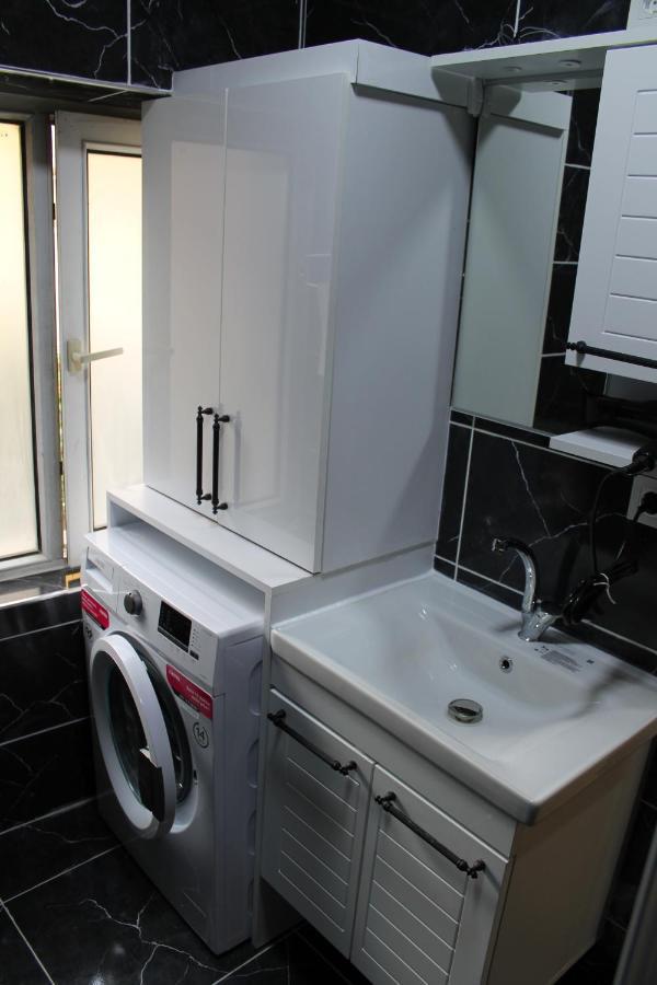 Apartmán Beyoglu Asmalimescit'Te Mobilyali Balkonlu Daire Istanbulská provincie Exteriér fotografie